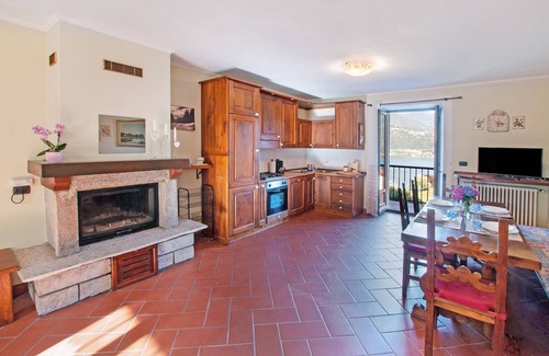 Cremia Apartment | Holiday Apartment 'Il Casale di Marnino' with Lake View,2 Terraces & Wi-Fi