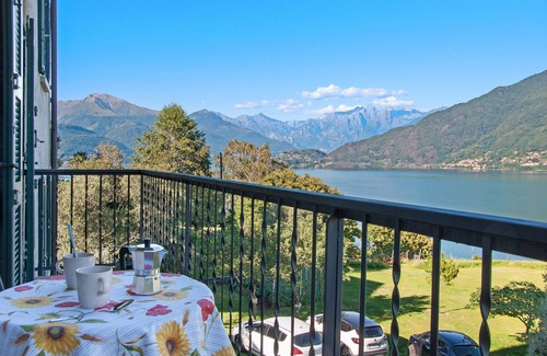 Cremia Apartment | Holiday Apartment 'Il Casale di Marnino' with Lake View,2 Terraces & Wi-Fi