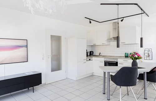Nonnenhorn Apartment | Holiday Apartment 'Im Fischerhaus' with Private Terrace and Wi-Fi