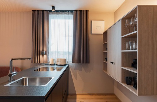 Sesto Apartment | Holiday Apartment in a Hotel 'Apartment Harmony' with Mountain View, Shared Garden and Wi-Fi