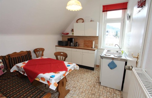 Tabarz Apartment | holiday apartment in Jugendstilhaus in a quiet site, spa gardens, hiking trails