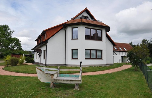 Luetow Apartment | Holiday Apartment in Lütow with Garden and Terrace