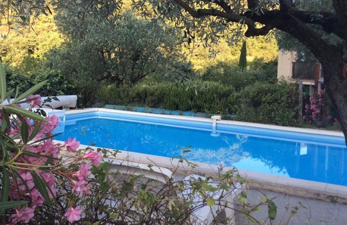 Aubres Apartment | Holiday apartment in the hills behind Nyons f 2 Pers., Pool, with beautiful view