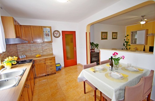 Rebici Apartment | Holiday apartment in village Dobrani