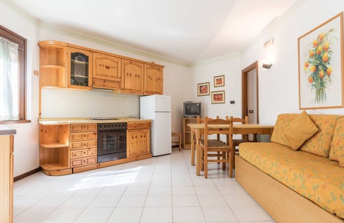 Ponte Arche Apartment | Holiday Apartment "Residence Comano Girasole 1" with Balcony and Wi-Fi