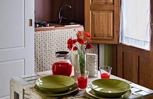 Linguaglossa Apartment | Holiday apartment with internet, garden and outdoor pool