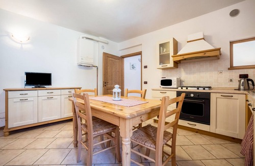 Ronzo-Chienis Apartment | Holiday Apartment "Agritur Piazera Con Terrazzo" with Mountain View