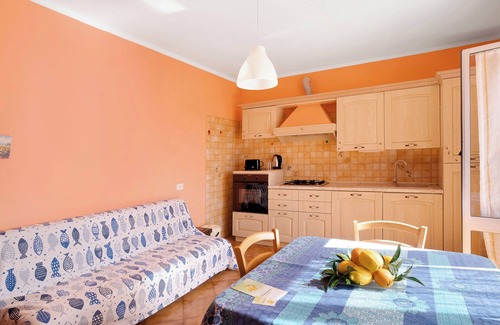 Villa Faraldi Apartment | Holiday Apartment "Paola" with Sea View, Private Terrace & Wi-Fi