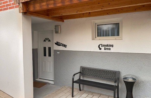 Knittlingen Apartment | Holiday Apartment 'Knittlingen' Dishwasher, Washing Machine, FREE Wifi, Private Parking
