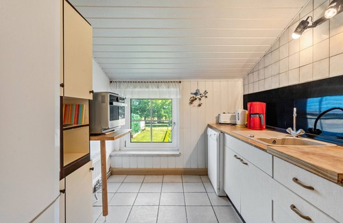 Ludershagen House | Holiday Apartment 'Kranichblick' with Private Garden, Balcony and Wi-Fi