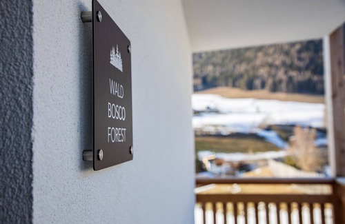 Terento Apartment | Holiday Apartment "Kieserhof Wald" with Mountain View, Private Terrace & Wi-Fi