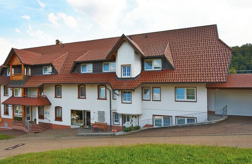 Biederbach Apartment | Holiday Apartment 'Kirchblick' with Balcony and Wi-Fi