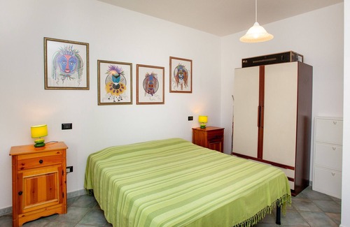 Iscra e Voes Apartment | Holiday Apartment "La Quercia" with Sea View, Terrace & Wi-Fi