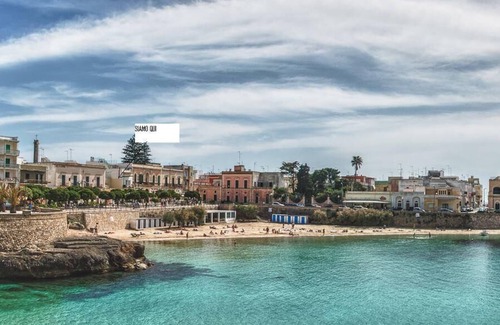 Santa Maria al Bagno Apartment | Holiday Apartment La Piazzetta - beachfront