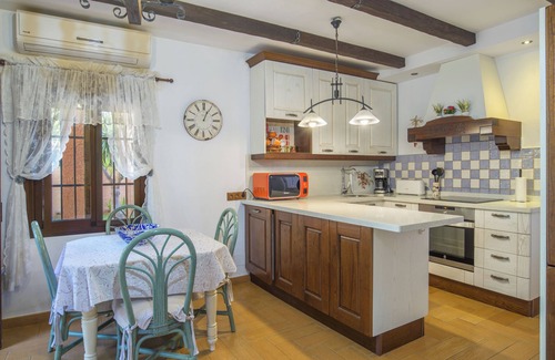 Urbanizacion Costabella Apartment | Holiday Apartment "Las Yukas" close to the Beach with Wi-Fi, Garden & Terrace