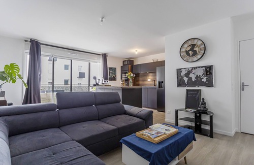 Sene Apartment | Holiday Apartment "Le Cocon Familial" with Balcony & Wi-Fi