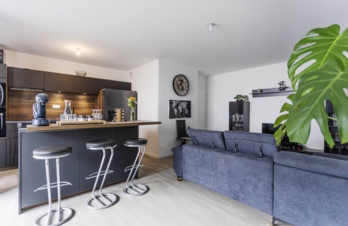 Sene Apartment | Holiday Apartment "Le Cocon Familial" with Balcony & Wi-Fi
