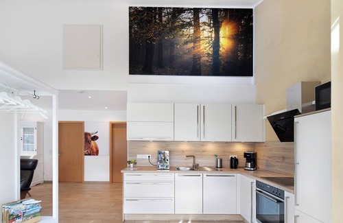 Herbstein Apartment | Holiday Apartment "Leben Am Weinberg" with Shared Terrace, Shared Garden & Wi-Fi