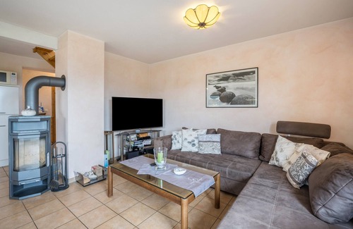 Brenkenhagen Apartment | Holiday Apartment "Lichtblick" with Private Terrace, Private Garden and Wi-Fi