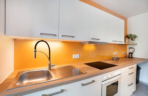 Busterbach Apartment | Holiday Apartment 'Little Nest' with Mountain View, Balcony and Wi-Fi