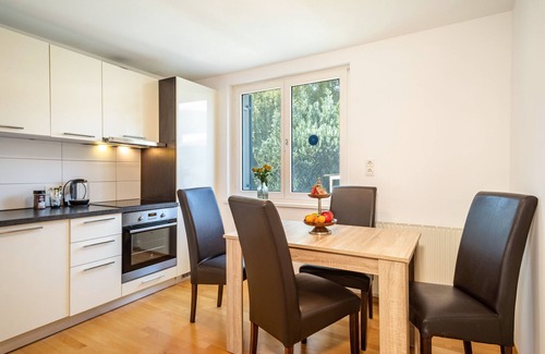 Lochau Apartment | Holiday Apartment 'Lodge 21' with Shared Garden & Wi-Fi
