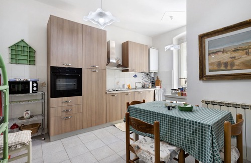 Le Grazie Apartment | Holiday Apartment "Marta" in Le Grazie - Portovenere - with Sea View, Balcony & Wi-Fi