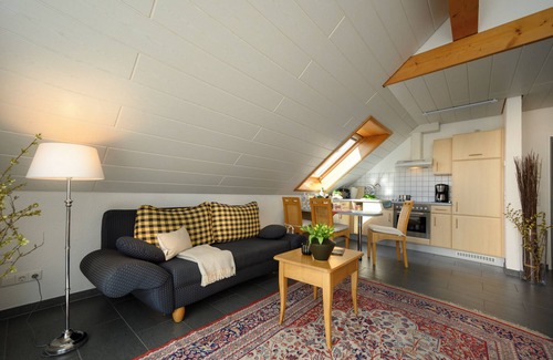 Schienen Apartment | Holiday Apartment “Mara” Near Lake Constance with Wi-Fi, Terrace & Garden