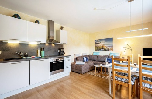 Brenkenhagen Apartment | Holiday Apartment "Meeresbrise" with Private Terrace, Private Garden and Wi-Fi