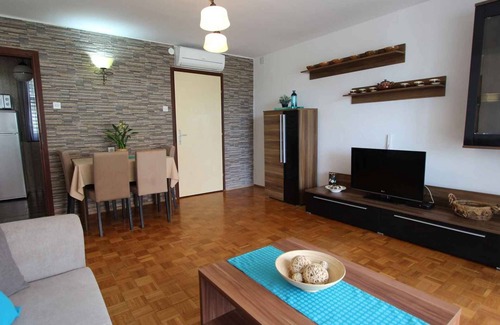 Milcetici Apartment | Holiday apartment mit Klimaanlage und Balkon
