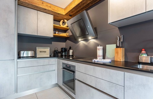 Rain Apartment | Holiday Apartment "Mountain Lodge leogang - Top3" with Mountain View, Balcony & Wi-Fi