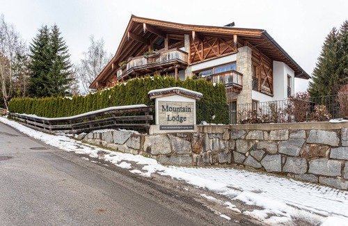 Rain Apartment | Holiday Apartment "Mountain Lodge leogang - Top3" with Mountain View, Balcony & Wi-Fi