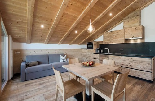 Gudon Apartment | Holiday Apartment 'Natur Suite Edelweisshof Tony' with Mountain View, Shared Garden & Wi-Fi