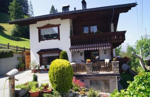 Aschau Im Zillertal Apartment | Holiday apartment near ski area, cleaning included