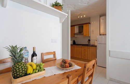 Blanes Apartment | Holiday Apartment near the Beach with Pool, Wi-Fi, Garden & Terrace