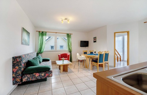 Thornich Apartment | Holiday Apartment 'Obelix' with Mountain View, Private Garden and Wi-Fi