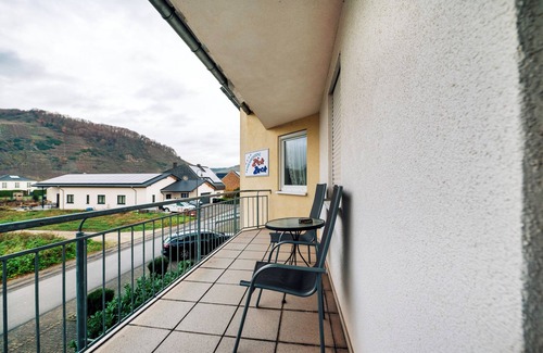Thornich Apartment | Holiday Apartment 'Obelix' with Mountain View, Private Garden and Wi-Fi
