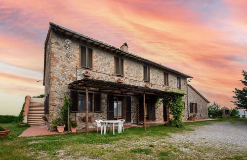 Gallina Apartment | Holiday Apartment "Oleandro" with Shared Pool & Wi-Fi