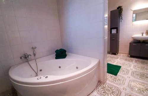 Uecker-Randow Apartment | Holiday apartment Pasewalk for 1 - 6 persons with 3 bedrooms - Holiday apartment in one or multi-fam