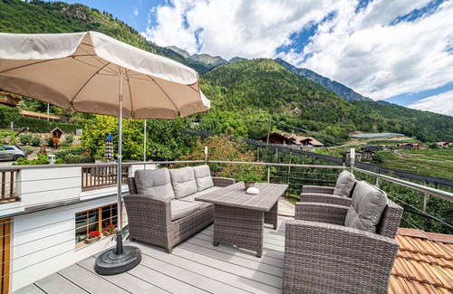 Lagundo Apartment | Holiday Apartment Rasnerhof - Tschigat with Mountain View, Balcony & Wi-Fi