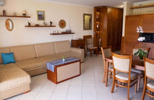 Csopak Apartment | Holiday apartment right at the passage on the bank