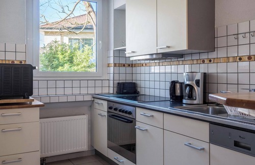 Kreuzlingen Apartment | Holiday Apartment "Seerose" close to Lake Constance with Wi-Fi, Balcony & Garden