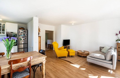 Furstenfeldbruck District Apartment | Holiday Apartment 'Sam's Homestay' with Terrace, Garden & Wi-Fi