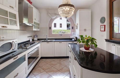 Taceno Apartment | Holiday Apartment 'Seraphic Home Italy' with Mountain View, Mini Pool & Wi-Fi
