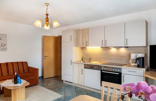 Weidach Apartment | Holiday Apartment "Sterngucker Suite" with Mountain View, Shared Garden & Wi-Fi