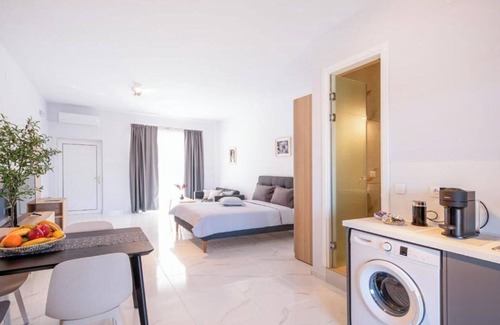 Sfakera Apartment | Holiday Apartment "True Home" with Sea View, Balcony & Wi-Fi