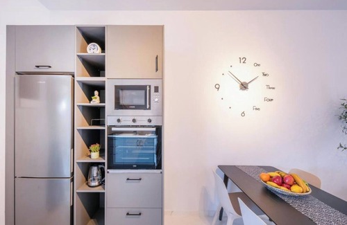 Sfakera Apartment | Holiday Apartment "True Home" with Sea View, Balcony & Wi-Fi