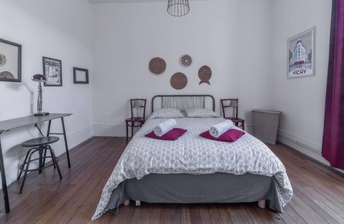 Champ-Capelet Apartment | Holiday apartment Vichy for 1 - 6 persons with 2 bedrooms - Holiday apartment in one or multi-family