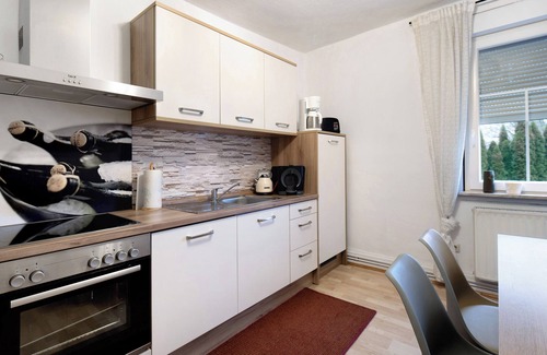 Alsfeld Apartment | Holiday Apartment "Vogelsberger Bett 5 Die 1 Links" with Wi-Fi