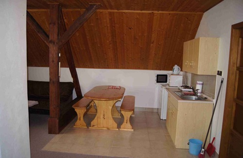 Sec Apartment | Holiday apartment With Wifi, well-kept garden, tennis court and pool