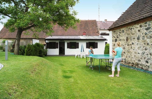 Sec Apartment | Holiday apartment With Wifi, well-kept garden, tennis court and pool